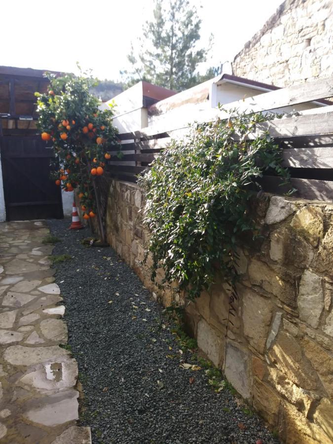 The Spidaki Hotel Lania Exterior photo