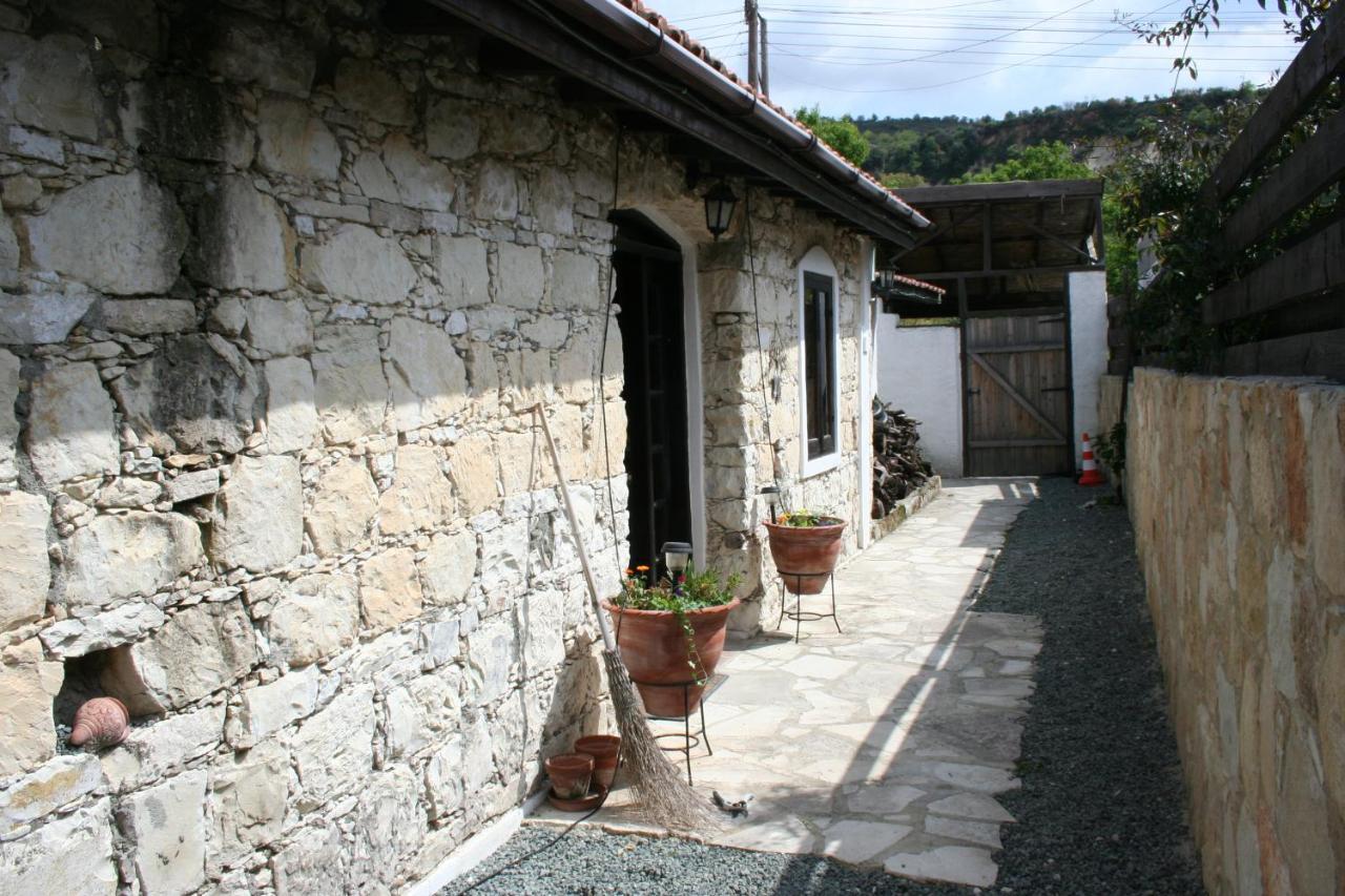 The Spidaki Hotel Lania Exterior photo